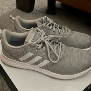 Women’s Size 7 Adidas Cloudfoam